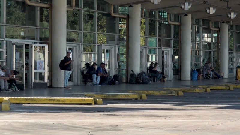 Extienden restriccin para trenes y micros de larga distancia
